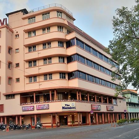 Hotel Mandovi Panaji Buitenkant foto