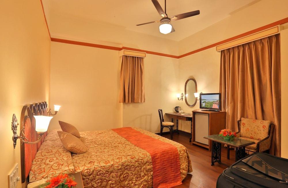 Hotel Mandovi Panaji Buitenkant foto