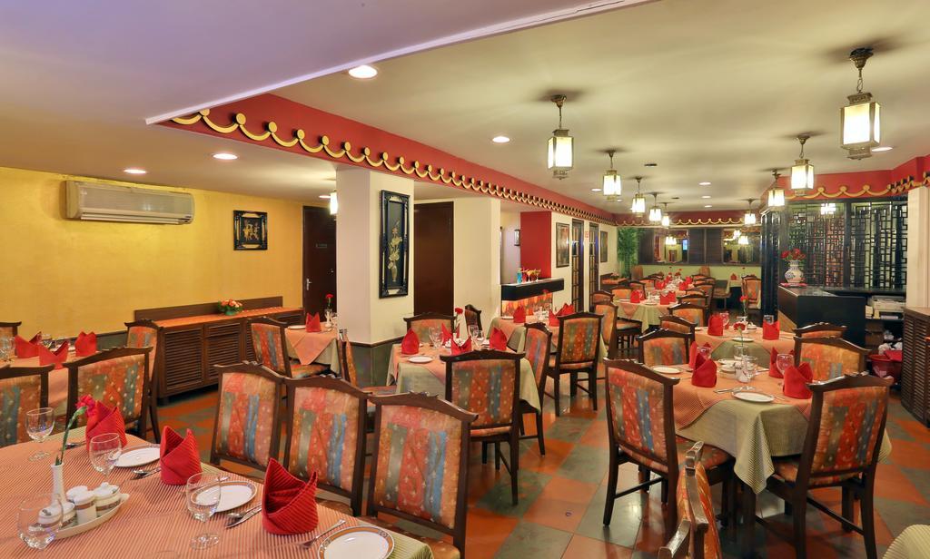 Hotel Mandovi Panaji Buitenkant foto