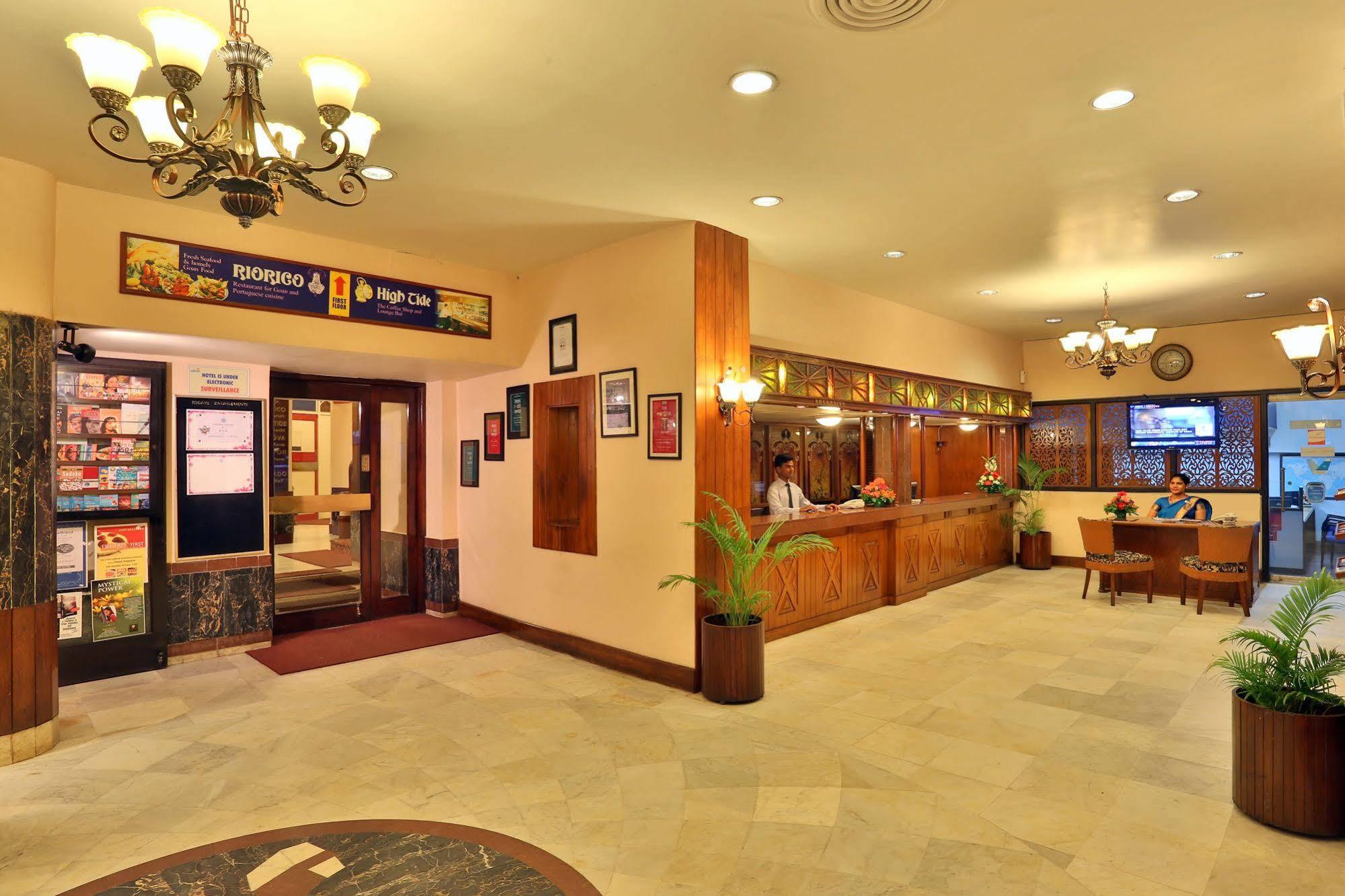 Hotel Mandovi Panaji Buitenkant foto