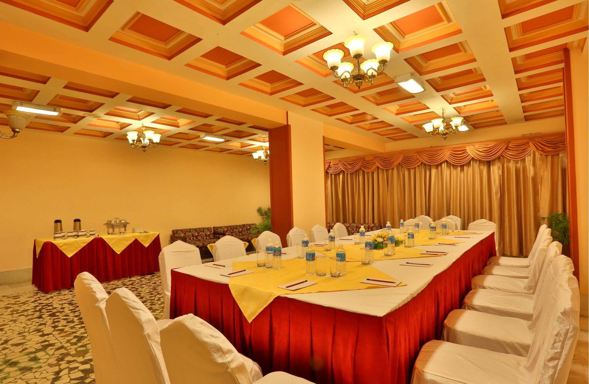 Hotel Mandovi Panaji Buitenkant foto