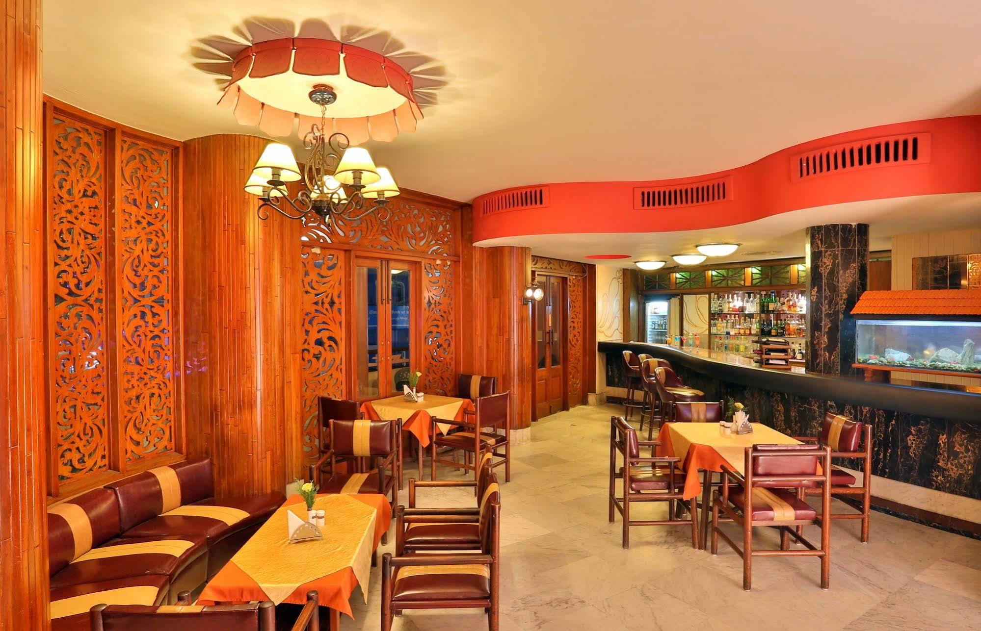 Hotel Mandovi Panaji Buitenkant foto