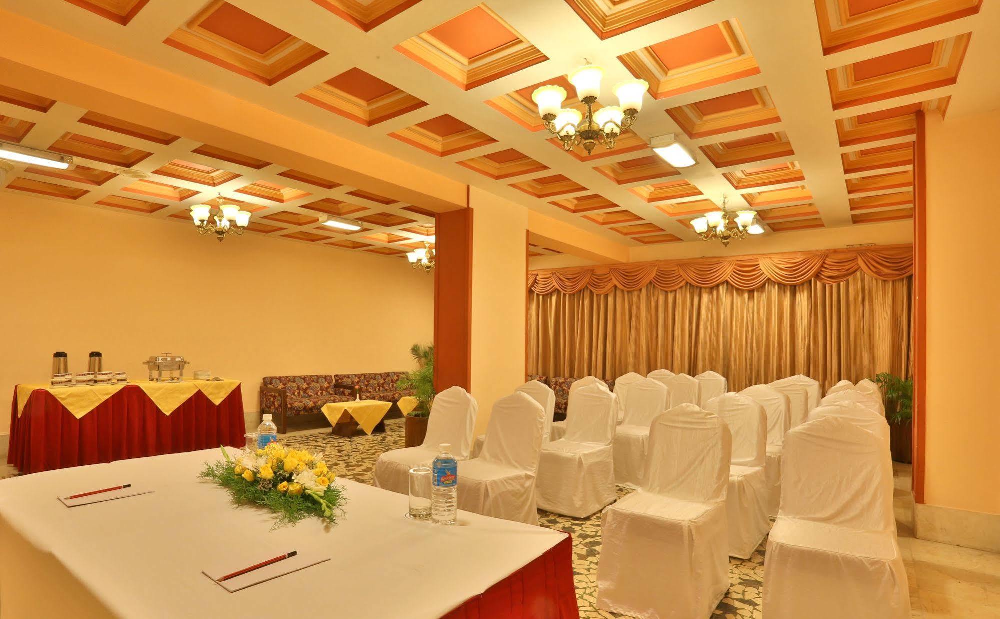 Hotel Mandovi Panaji Buitenkant foto