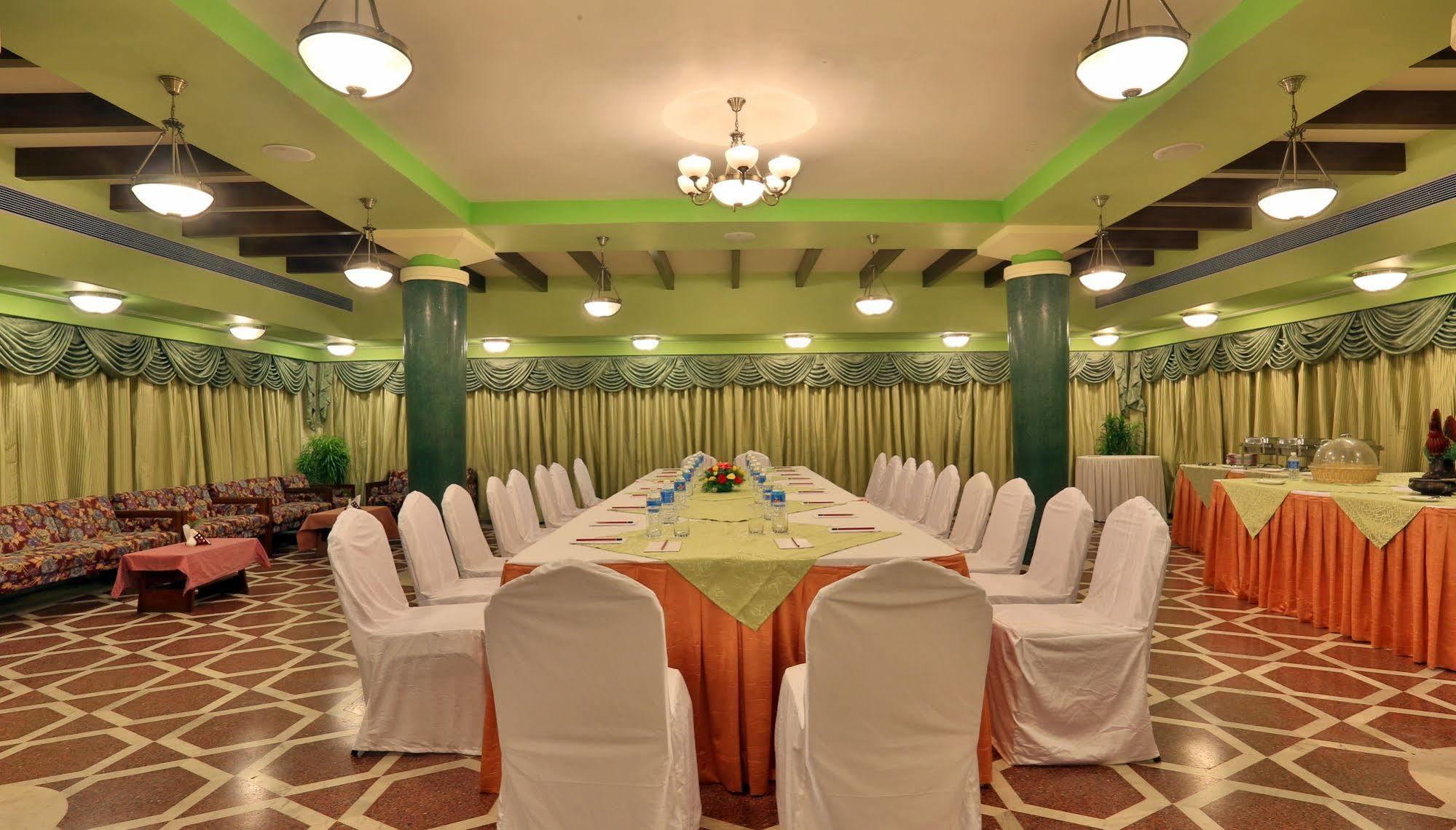Hotel Mandovi Panaji Buitenkant foto