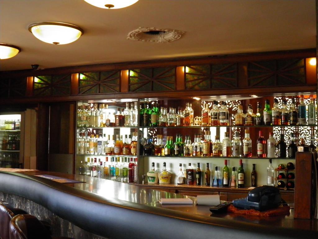 Hotel Mandovi Panaji Buitenkant foto