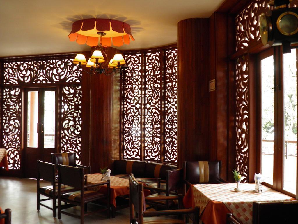 Hotel Mandovi Panaji Buitenkant foto